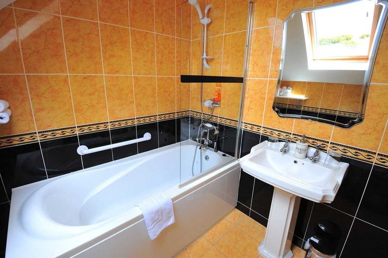 Ocean Breeze Bed & Breakfast Donegal Town ภายนอก รูปภาพ
